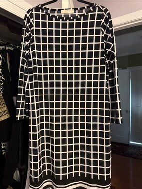 MICHAEL Michael Kors Black and White Grid Long Sleeve Shift Dress